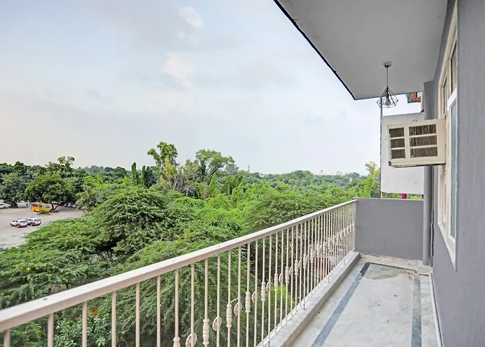 Hotel O The Premium Villa New Delhi